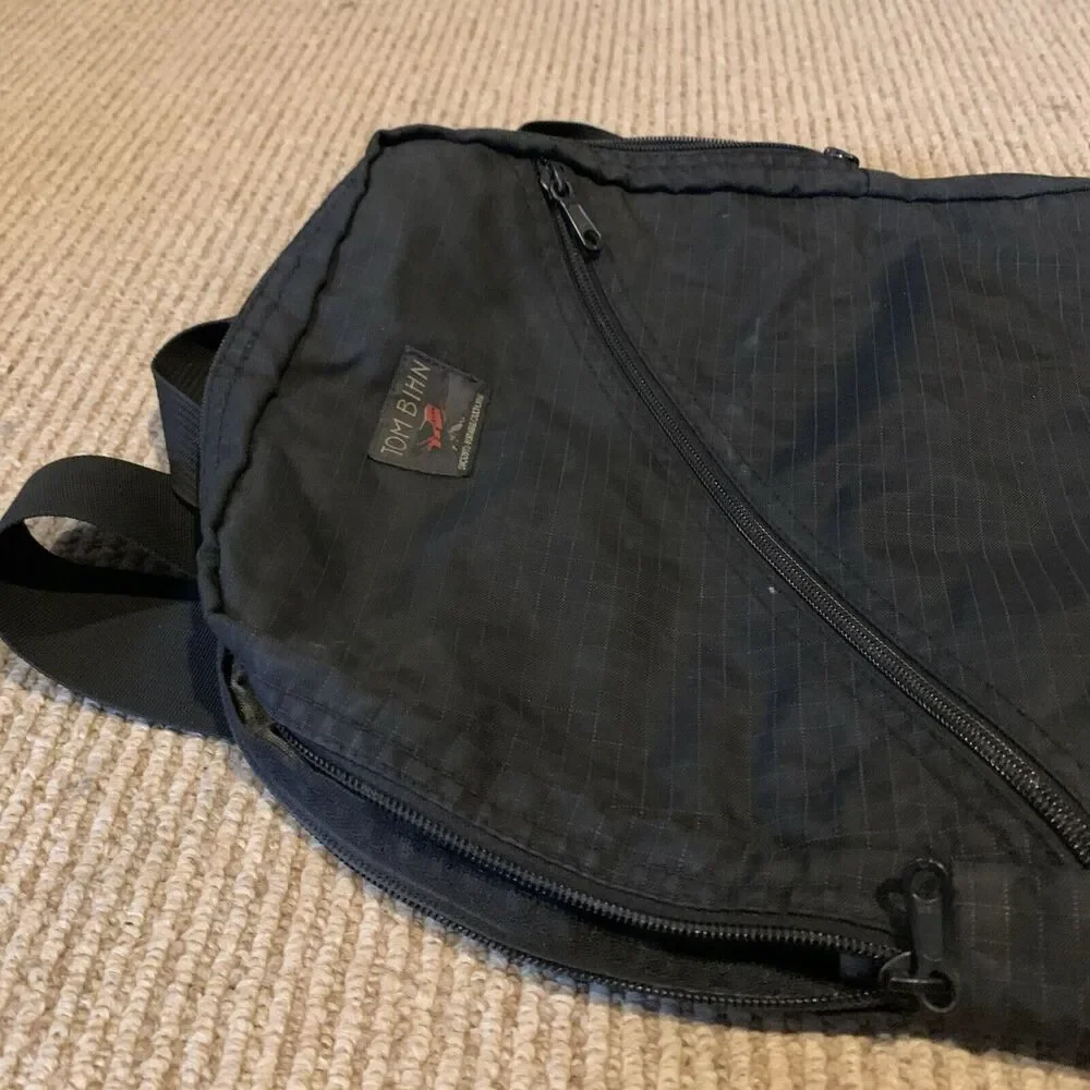 Tom Bihn - Daylight Backpack - Black 400 Halcyon/Northwest Sky 200 Halcyon - Picture 6 of 9